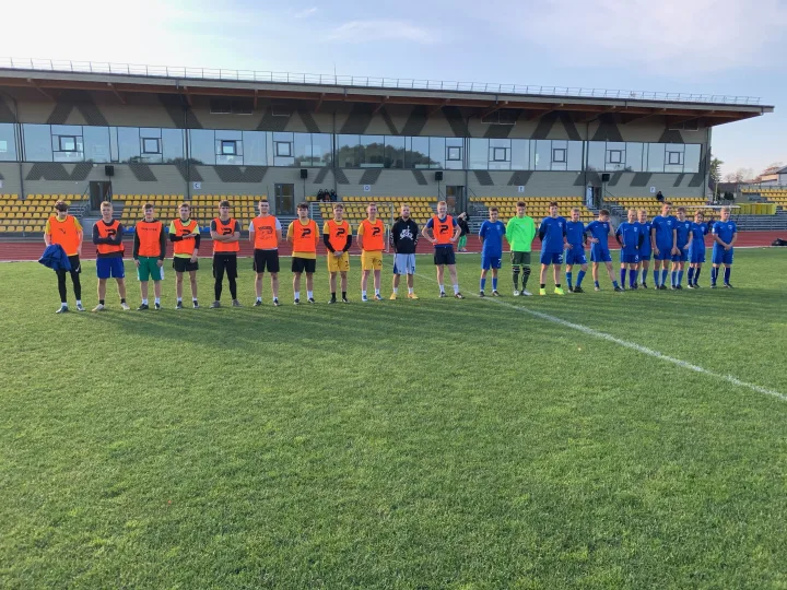 Palangos gimnazistai surengė Tokijo olimpinių žaidynių palydėtuves, šventė pergalę futbolo turnyre „Pajūrio žemaitukai, vienykimės” (FOTO GALERIJA) – nuotrauka 2