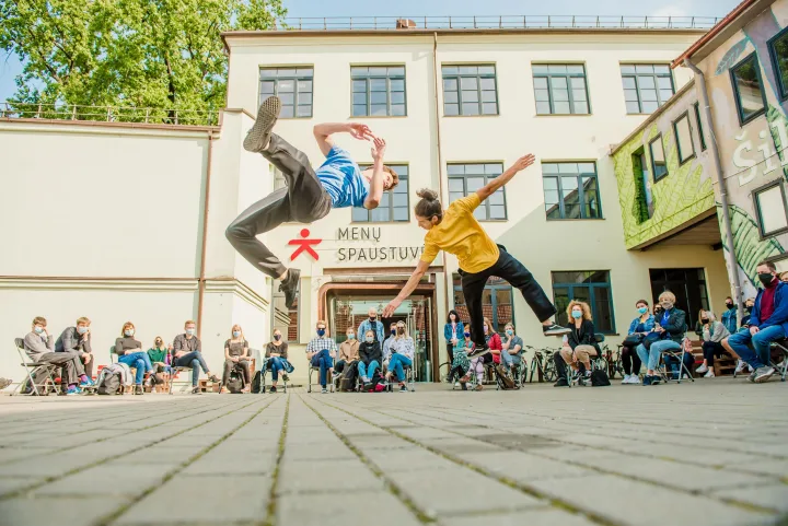 Festivalis „Cirkuliacija“ dienai keliasi į pajūrį: vyriška ir moteriška energija pasklis tarp dangaus ir žemės – nuotrauka 1