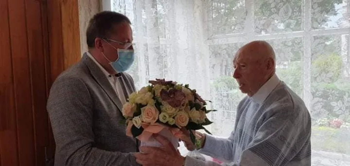 Štai ką reiškia gyventi Palangoje: Aleksandrui Stanceliui sukako 106, jo žmonai Zuzanai gegužę – 100 (FOTO GALERIJA) – nuotrauka 1