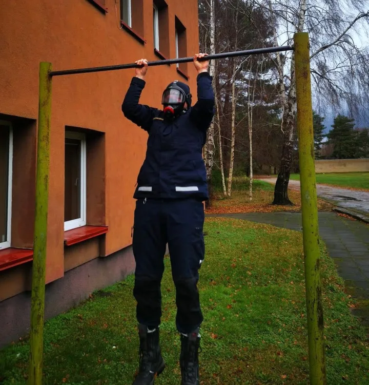 Gimanazistų pakviesti, policininkai, ugniagesiai, kariūnai ir gimnazistai rinko stipruolių stipruolį...nuotoliniu būdu (FOTO GALERIJA) – nuotrauka 7