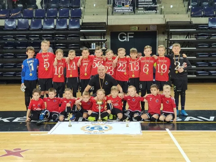 Palangos FK "Gintaras" vienuolikmečiai berniukai triumfavo turnyre Kėdainiuose – nuotrauka 1
