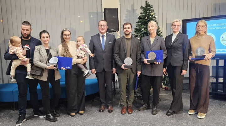 Palangoje įteikti ženklai „Palanga rekomenduoja“ – padėka svetingiausiems miesto verslams (FOTO GALERIJA) – nuotrauka 6