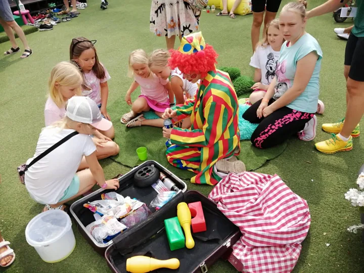 Palangos miesto socialinių paslaugų centras Kaune vykusiame vasaros festivalyje „Vaikai yra vaikai“ gavo „Palanga magnetiškiausia“ nominaciją (FOTO GALERIJA) – nuotrauka 3