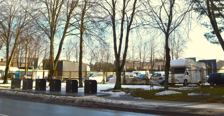 Vyriausybė perdavė Palangai automobilių stovėjimo aikštelę Ganyklų gatvėje